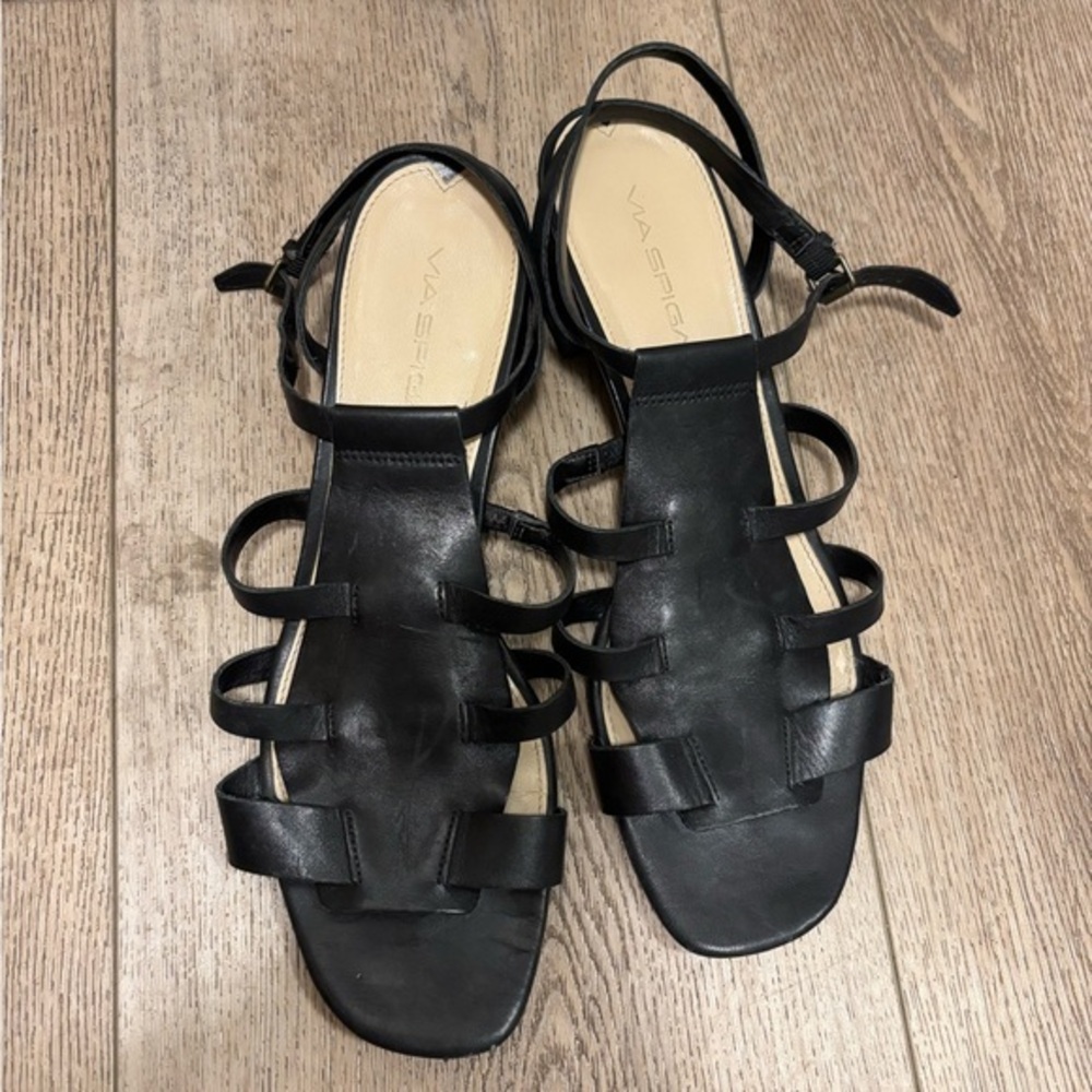 Via Spiga Elegant Black Leather Sandals